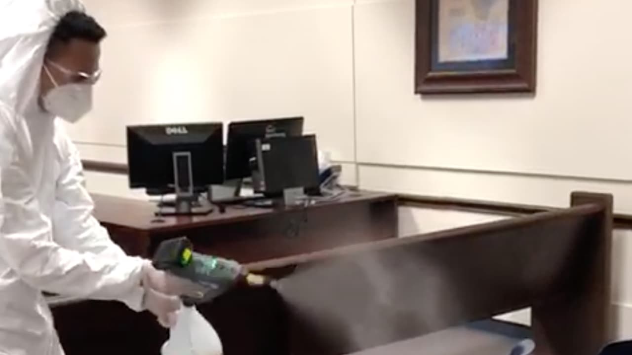 Ambassador es una compañía de limpieza y mantenimiento que trabaja en diferentes lugares tanto en Houston como en otras ciudades del estado de Texas.