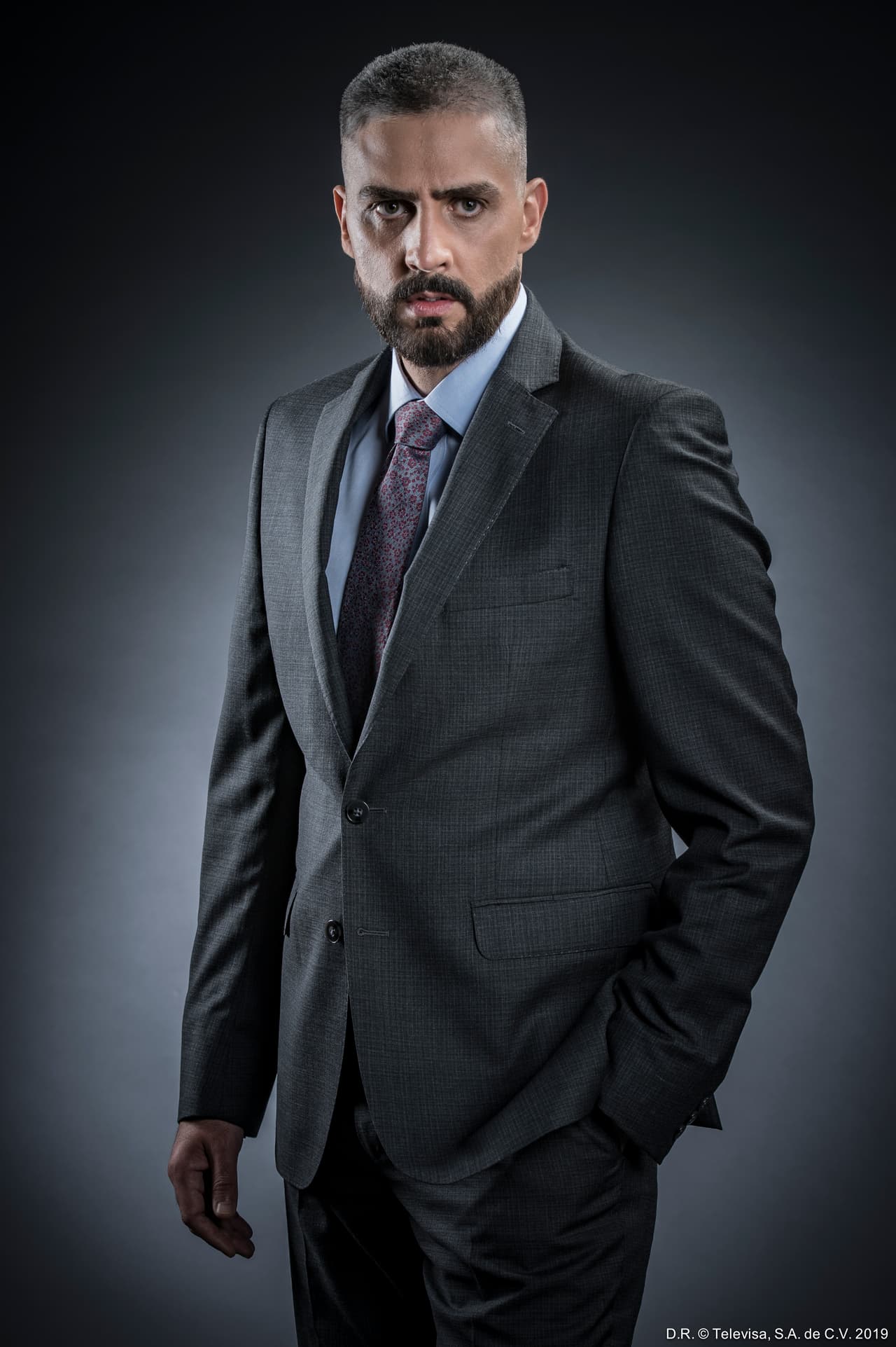 Marco Méndez se une al proyecto para interpretar a un hombre solitario. Este abogado vivirá para hacer justicia sin el mínimo deseo de perder el tiempo en otros temas.