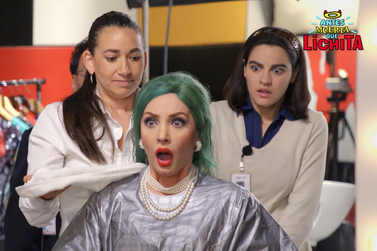 Pobre de la diva cuando le arruinaron su gran melena.