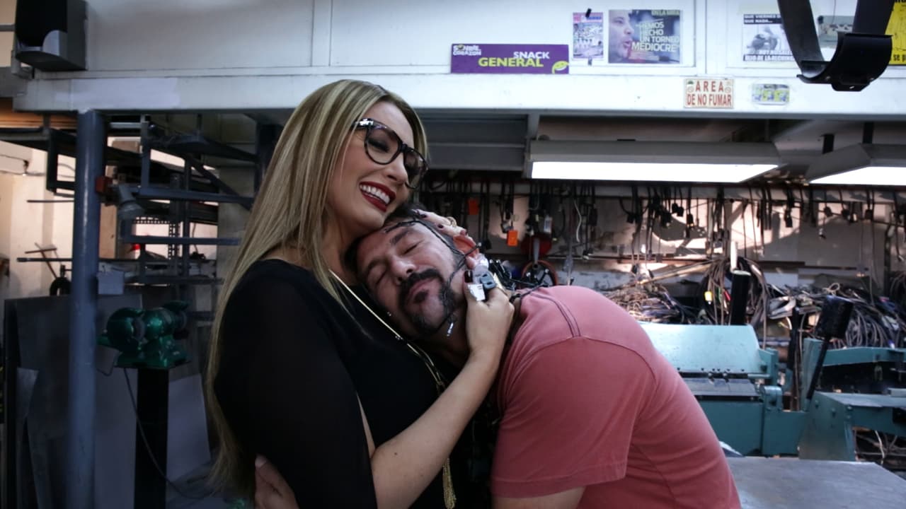 Paty Navidad hizo una pequeña visita a esta sección antes de irse como la Diva Garbo.