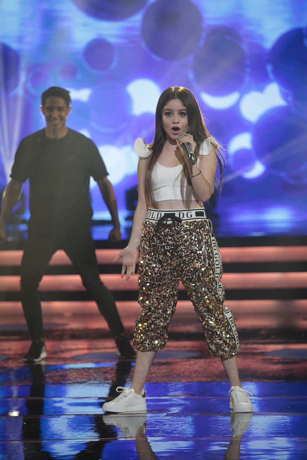 Esta vez cantó su éxito 'Mil besos por segundo'.