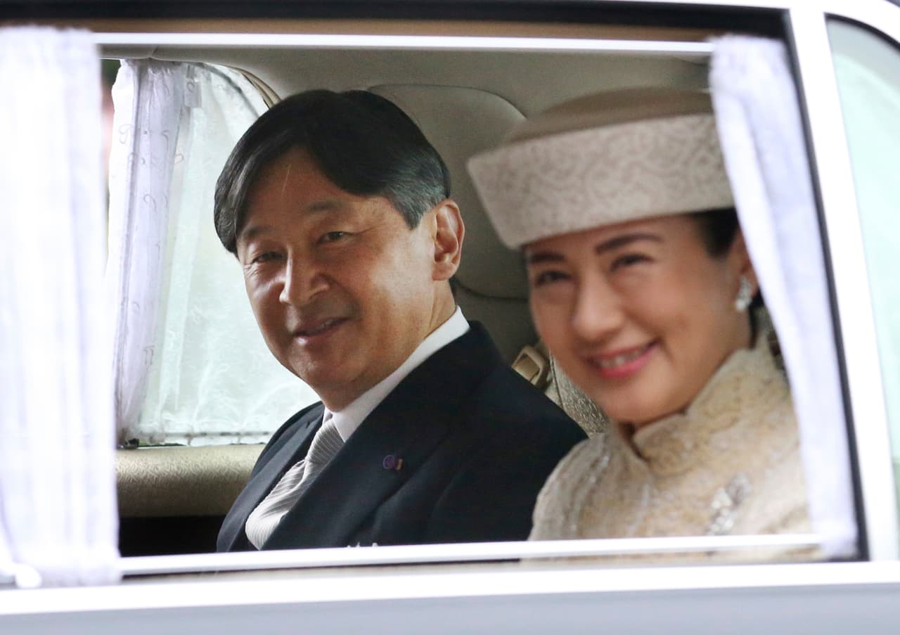 Este sábado 4 de mayo, Naruhito de 59 años va a presentarse al pueblo como el nuevo emperador en medio de largas ceremonias protocolarias, que los médicos han advertido pueden ser demasiado para la nueva emperatriz.