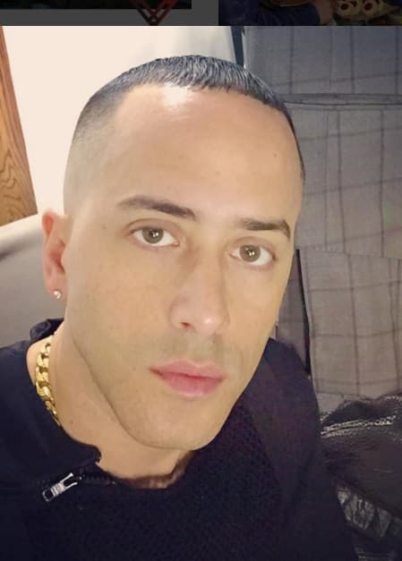 Sí Yandel también es súiper fanático de las selfies.