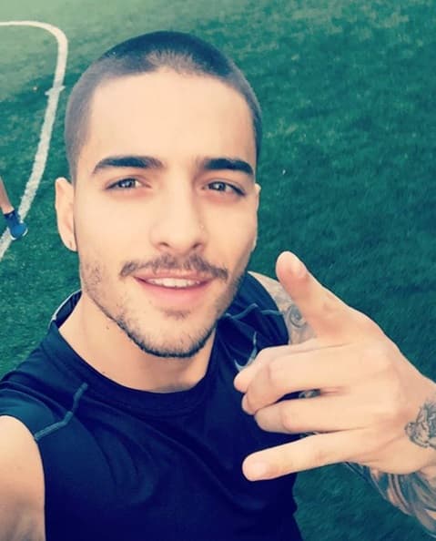 Y hasta cuando juega futbol no para de tomarse selfies, por eso es uno de los mejores candidatos para hacer batalla en esta divertoda contienda que tiene grandes rivales.