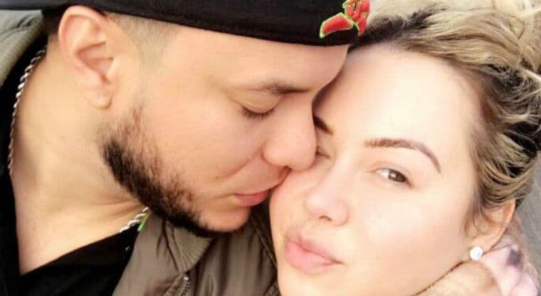 El 17 de abril de 2017, Chiquis Rivera confirmó su relación con el cantante Lorenzo Méndez.
