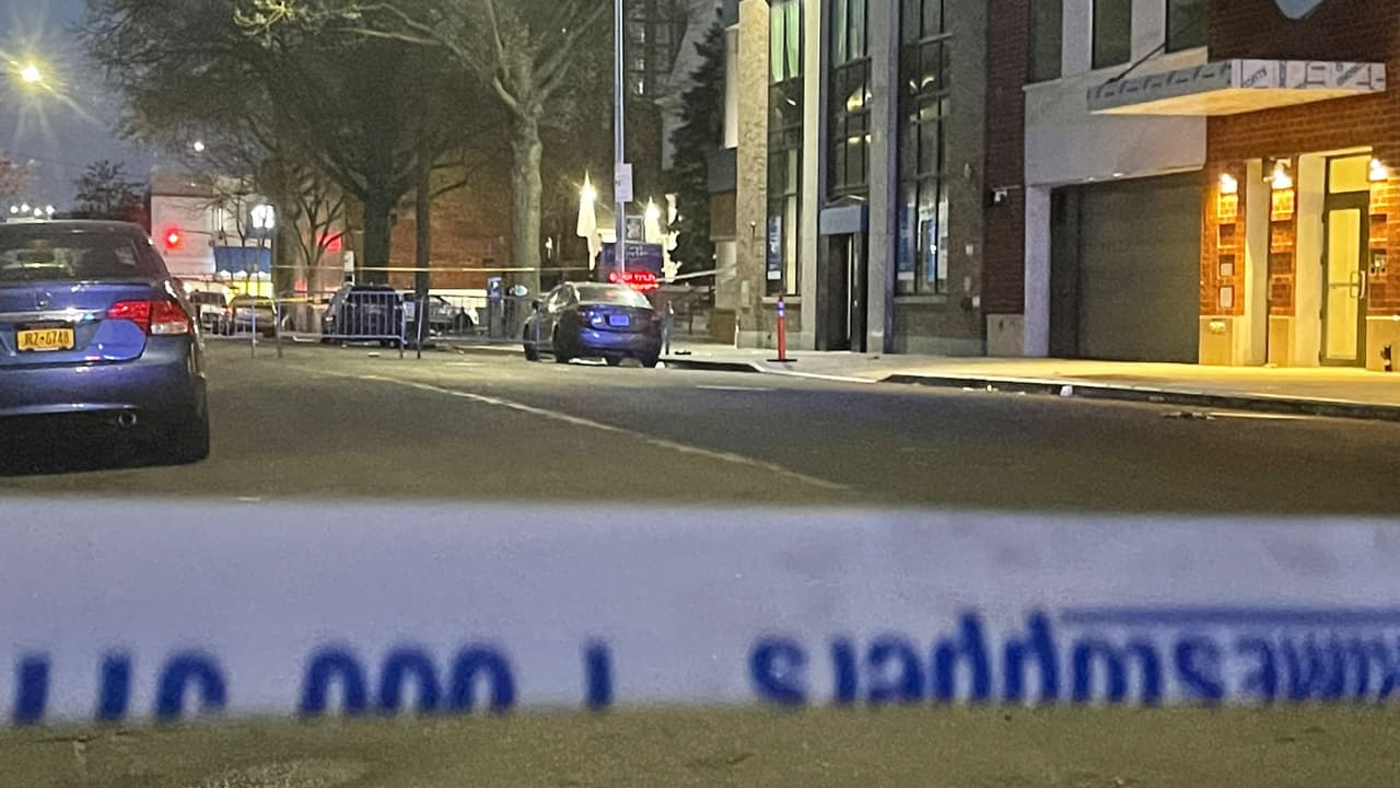 Apuñalan al guardia de seguridad de una iglesia en Queens; la Policía dispara al sospechoso