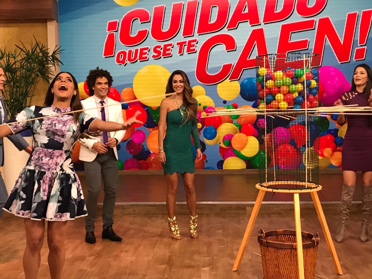 Francisca volvió a respirar, ella logró sacar la varita sin problema.