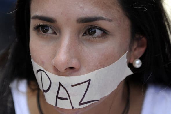 Miles de jóvenes en Venezuela claman por paz en una nación azotada por la violencia y la intolerancia.