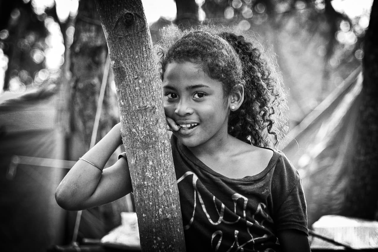 “A veces sí me animo a estar aquí pero a veces no, porque hay lluvia, calor, hay niños sin estudiar y los padres no le pueden comprar medicinas porque no están trabajando”, continuó la hondureña.