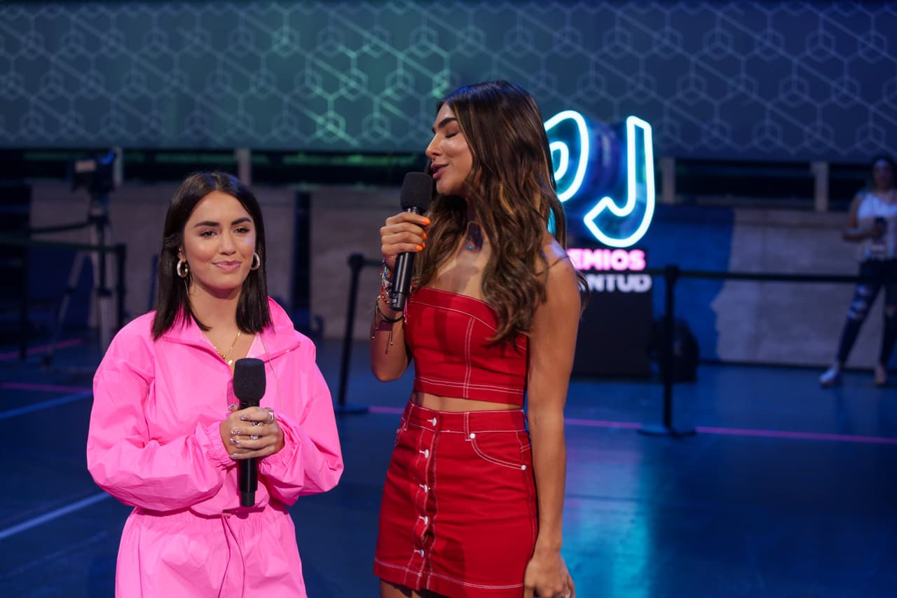 Alejandra informó que le colocaron las extensiones en Puerto Rico, isla a la que viajó el fin de semana pasado, para participar en las audiciones de La Reina de la Canción.