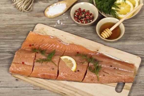 A mitad de la cocción "pasará de un color naranja intenso a un tono más pastel' añade una mezcla de miel.