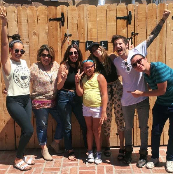 Por el momento viven y disfrutan de su amor.