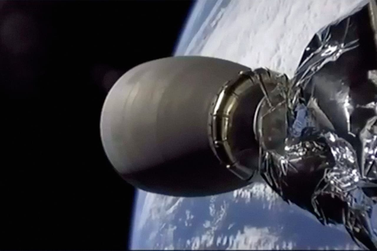 La cápsula Crew Dragon en camino a la Estación Espacial Internacional, a donde llegará en la mañana del domingo 31 de mayo.
<br>