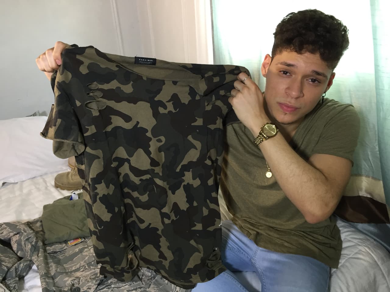 Estas camisetas son sus favoritas. Los estampados le dan un look informal y deportivo.