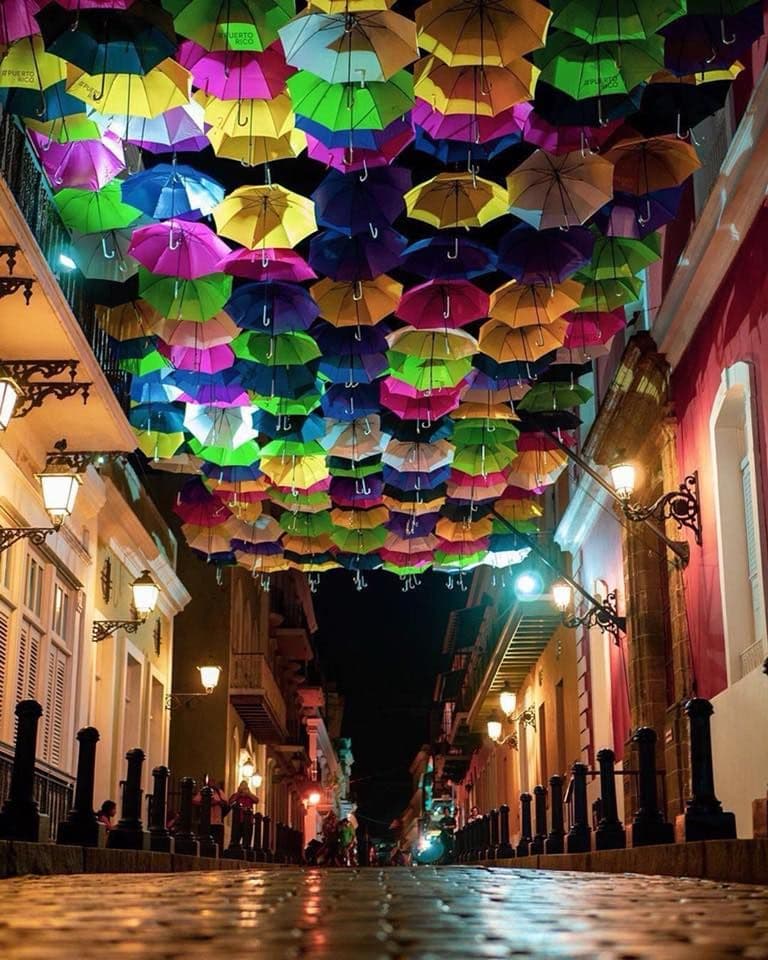 Regresan las sombrillas al Viejo San Juan