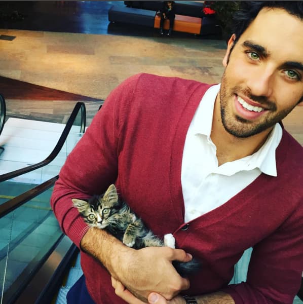 ¡Qué afortunada de que este galanazo la cargue!