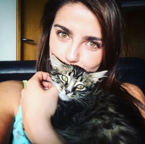 Ella es su pequeña gatita Matilda, la quiere tanto que hasta le sacó su propia cuenta en Instagram.