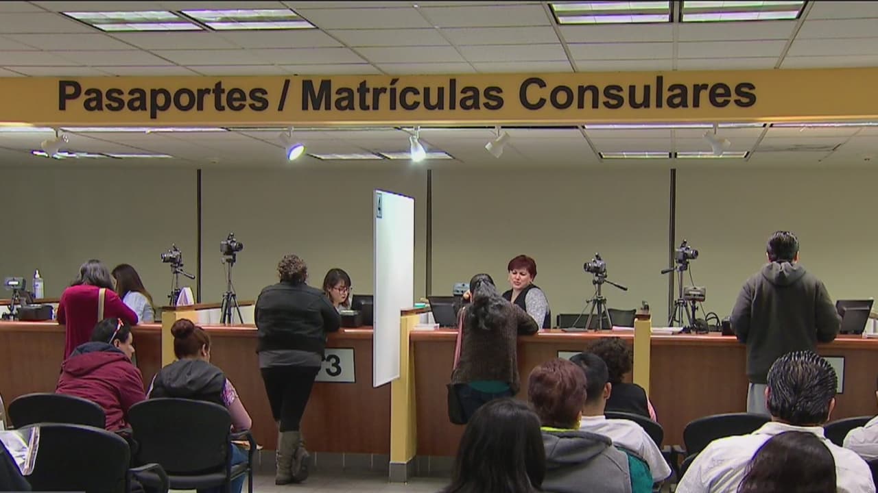 ¿Pueden los mexicanos en Los Ángeles regresar a su país durante la crisis de coronavirus?