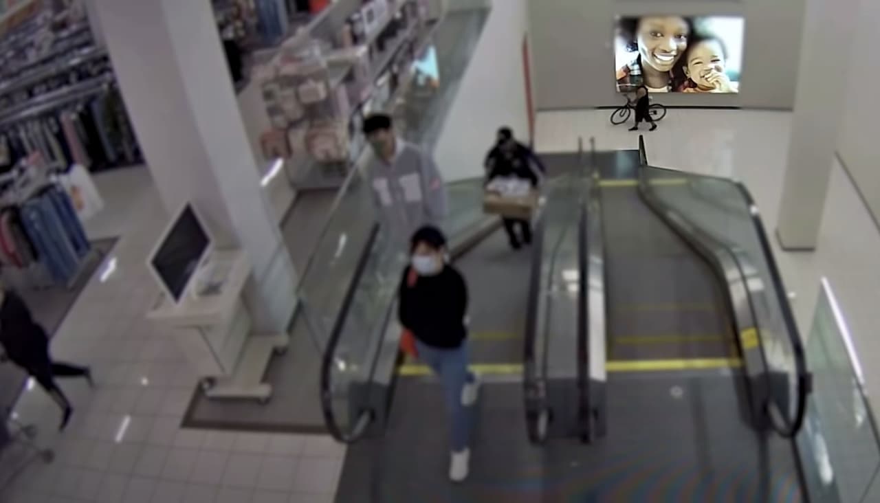 El 23 de diciembre a las 11:00 a.m. un hombre, identificado como
<b>Daniel Elena López</b>, de 24 años, entró a la tienda con una bicicleta.