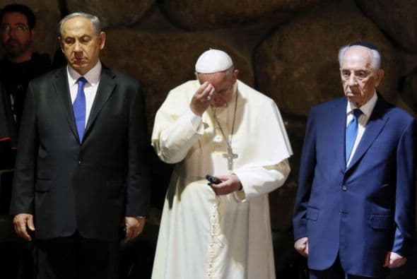 Se reunió con el presidente del país, Simon Peres y el primer ministro, Benjamin Netanyahu.