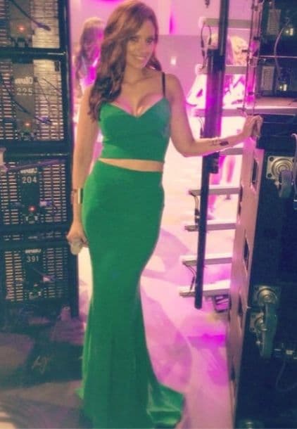 ¿Te gusta este atuendo tan fresco y elegante de Aleyda? ¡Luce espectacular!