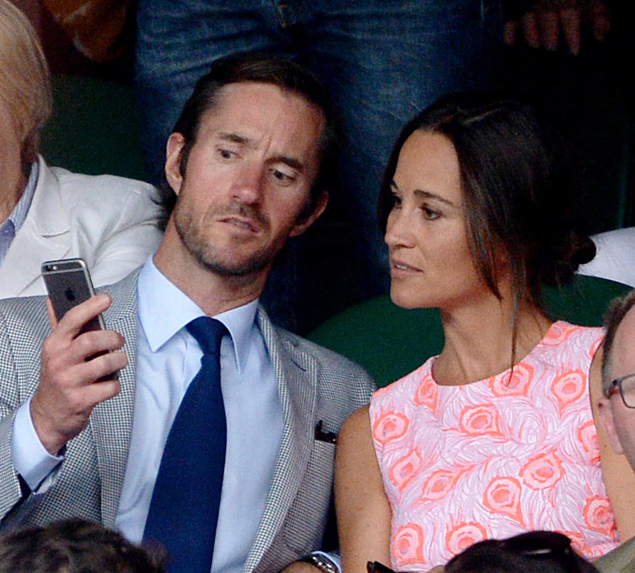 En esta foto del 6 de julio del 2016, Pippa Middleton y James Matthews en el noveno día del Campeonato de Wimbledon en Londres.