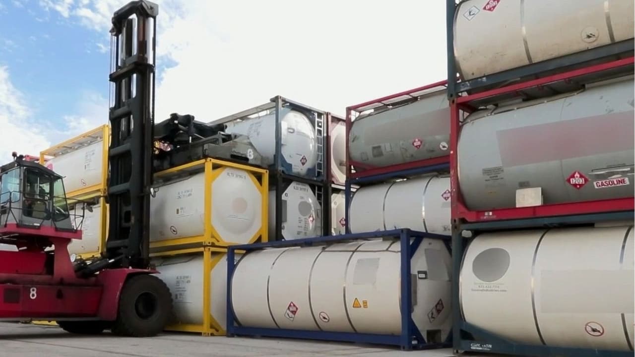 Incautan millonario cargamento de combustible en el sur de Florida que iba a ser enviado a Cuba