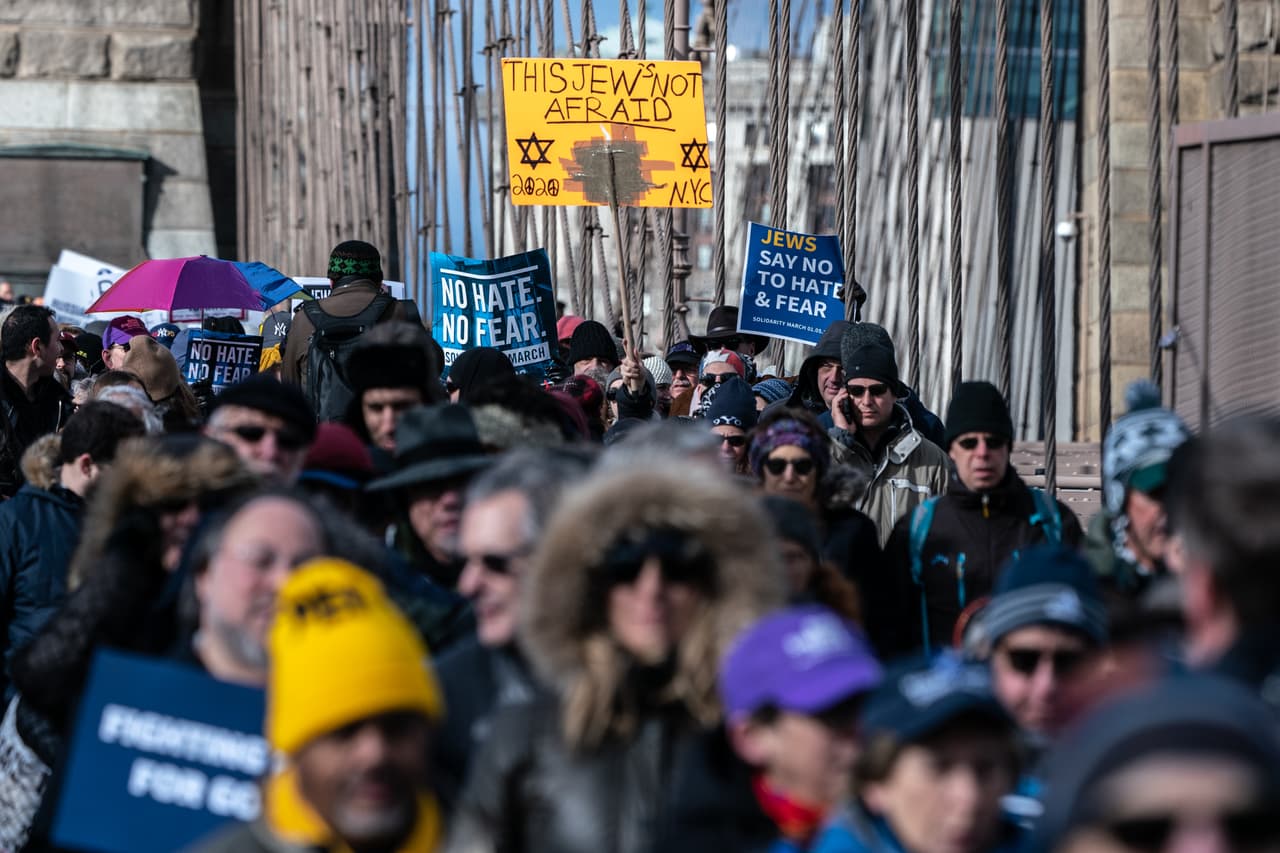 Según el NYPD, unos 25,000 manifestantes participaron en la manifestación del domingo.