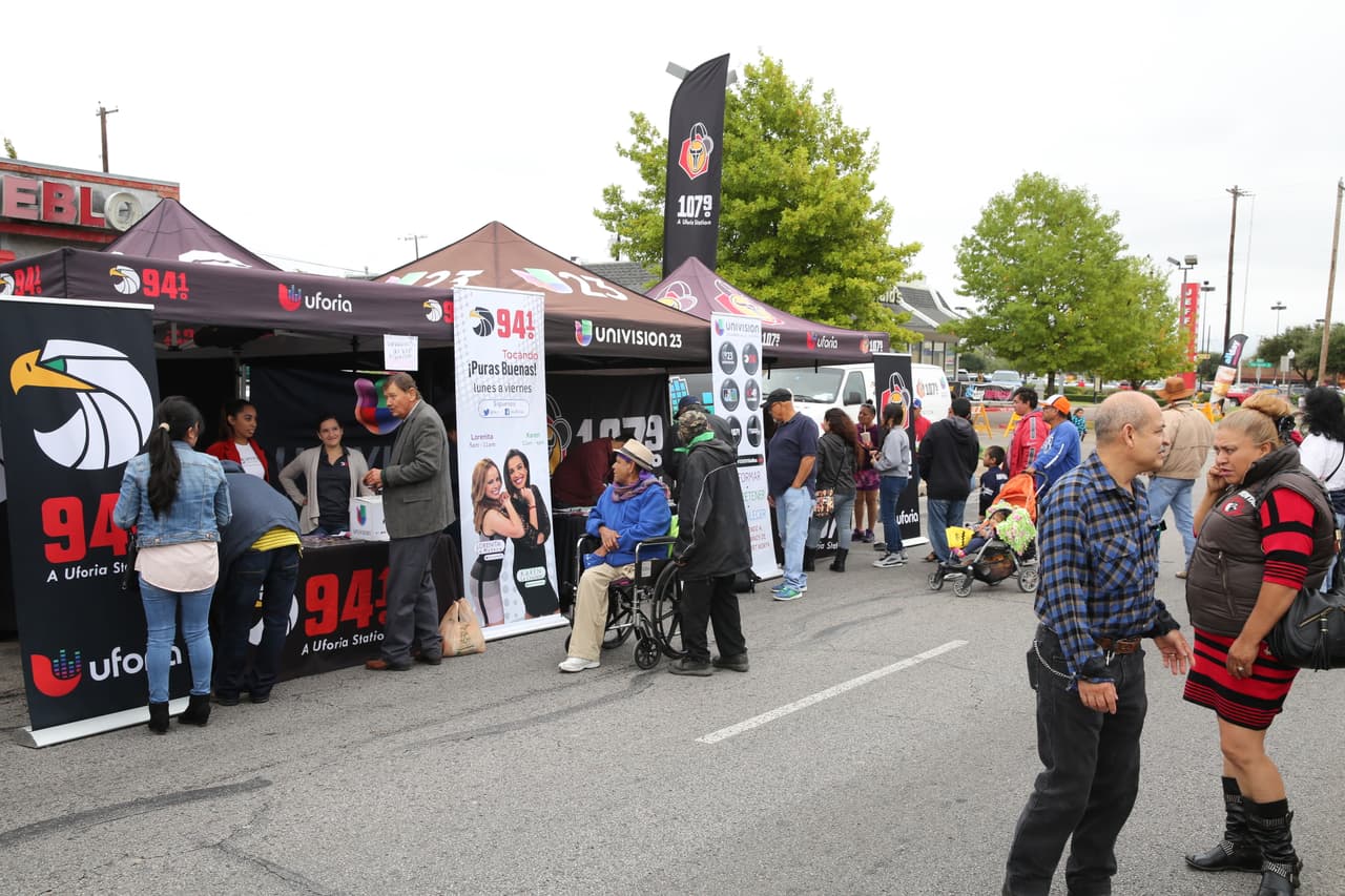Miles cantaron y bailaron a ritmo banda, norteña, cumbia, hip-hop y rap