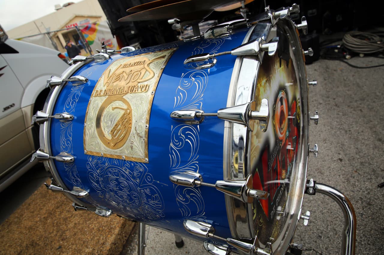 Miles cantaron y bailaron a ritmo banda, norteña, cumbia, hip-hop y rap