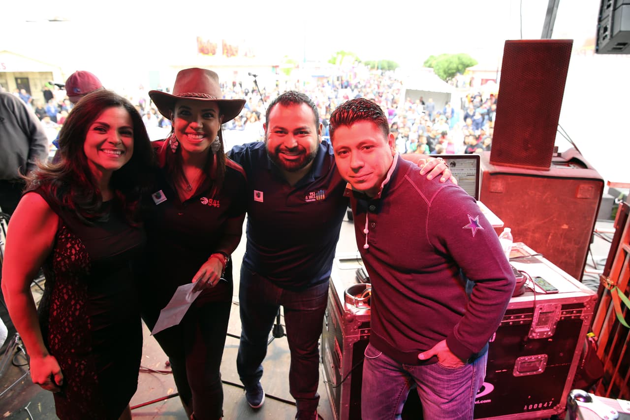 Miles cantaron y bailaron a ritmo banda, norteña, cumbia, hip-hop y rap