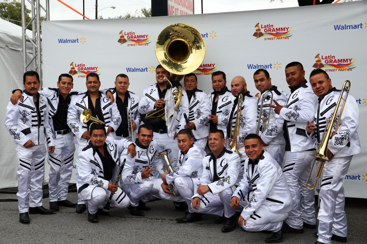 Miles cantaron y bailaron a ritmo banda, norteña, cumbia, hip-hop y rap