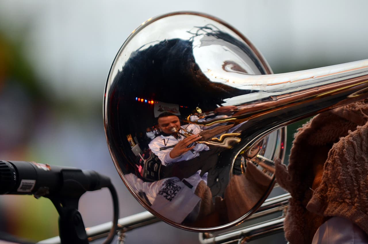 Miles cantaron y bailaron a ritmo banda, norteña, cumbia, hip-hop y rap