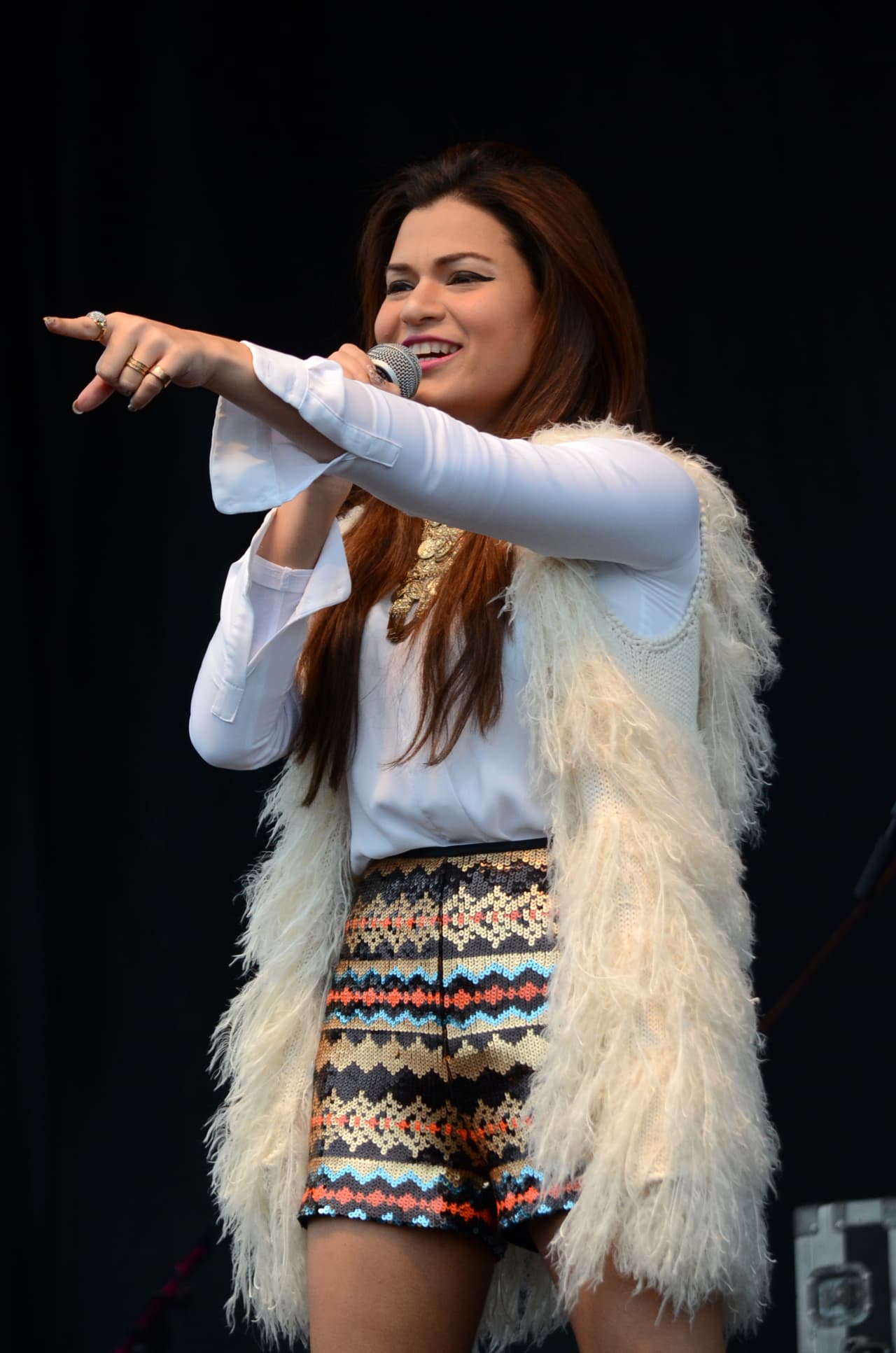 Miles cantaron y bailaron a ritmo banda, norteña, cumbia, hip-hop y rap