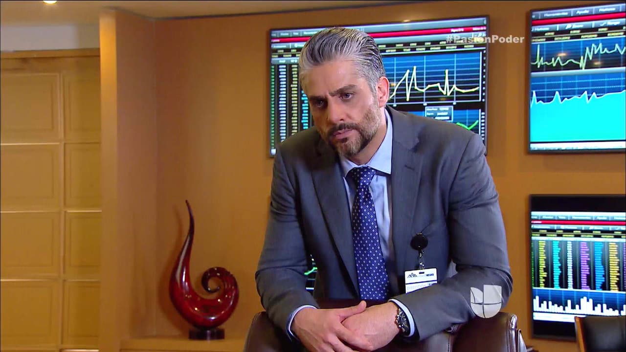 ¡Hazle caso a Agustín! Lo mejor es que la dejes ser feliz al lado de Eladio.