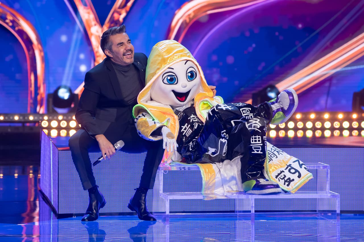 La Hueva cantó ‘Dynamite’, una canción que puso a bailar a todos, pero que también dejó ver el debut de ‘Las Tres Conchitas’.
<br>