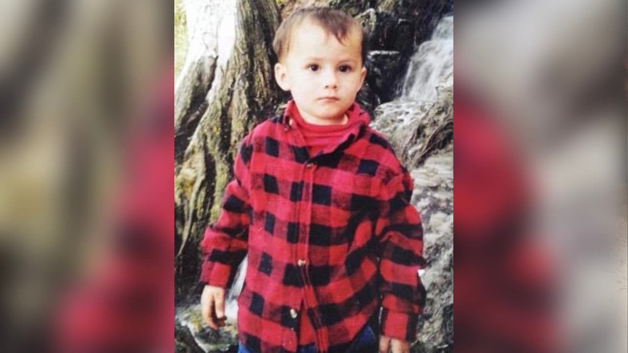 Alex, es de ascendencia mexicana, sus padres Sergio y Rosy son de México. Según su papá, 
<a href="https://www.univision.com/local/houston-kxln/era-un-angelito-nunca-me-mortifico-habla-la-madre-del-joven-hispano-que-murio-baleado-por-un-sospechoso-de-14-anos-video">quería ir al ejército para mejorar la situación migratoria</a> de ellos.