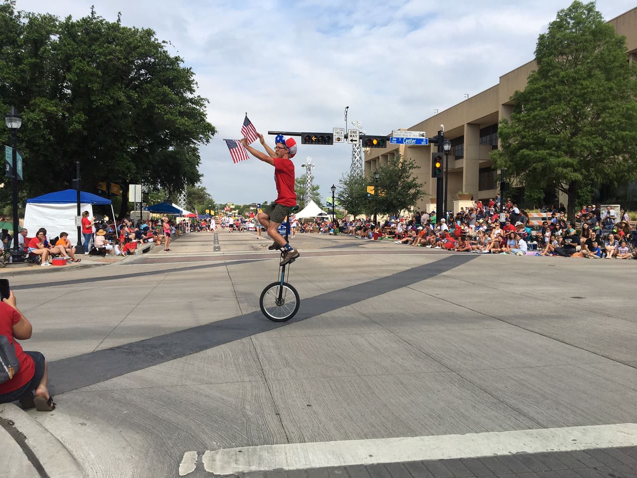 Y hasta una bicicleta de solo una rueda.
