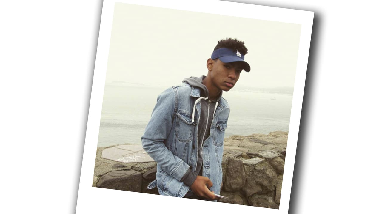 Abel tiene su propio estilo y es fanático del fútbol.