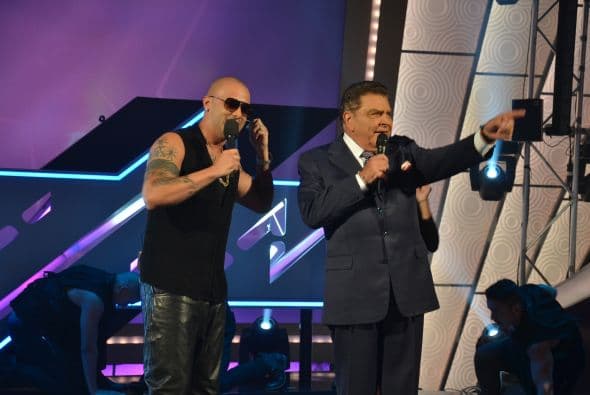 De esta manera se despidió del público el extraordinario cantante.