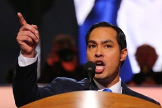 "Adiós, Trump": Julián Castro viste camiseta en la que despide a Donald Trump de la presidencia 