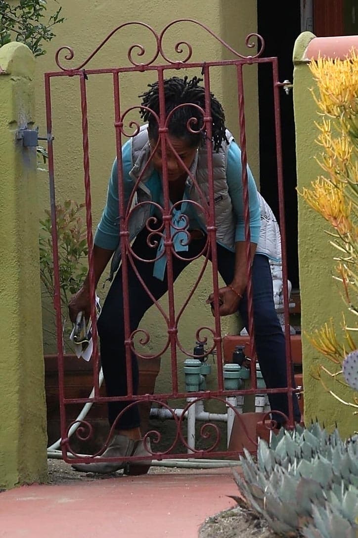 Mientras tanto, en Londres esperaban la llegada de Doria Ragland, con quien Meghan Markle dormirá la noche antes del enlace matrimonial.