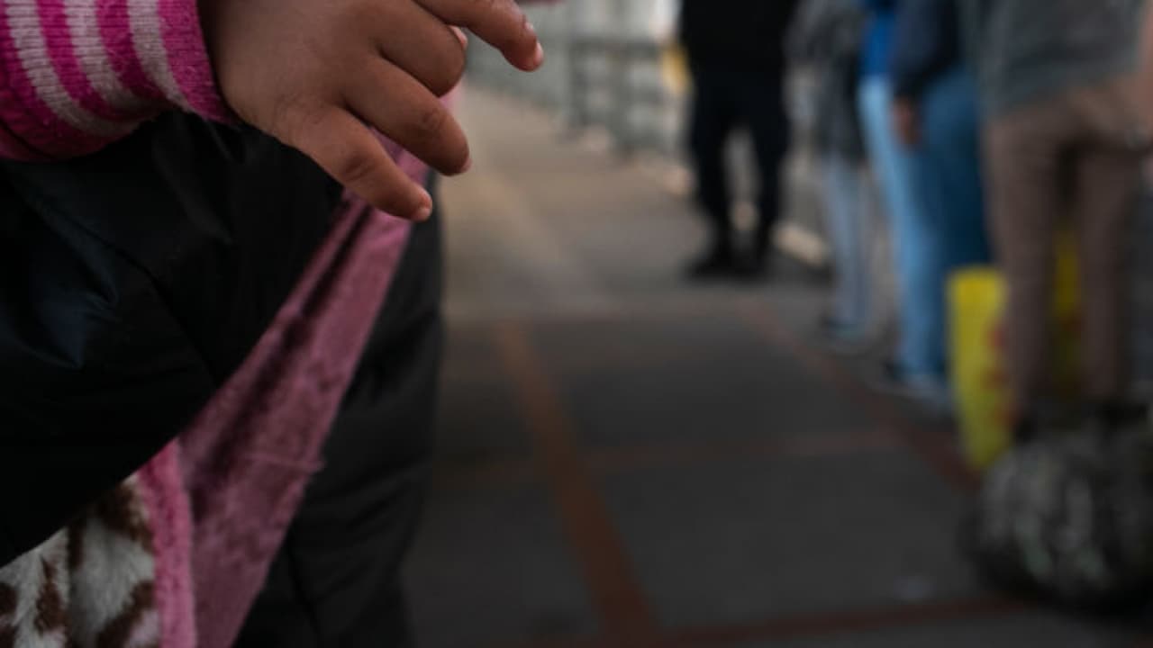 Al menos dos empleados y 19 niños en un albergue para inmigrantes en Bronzeville tienen coronavirus