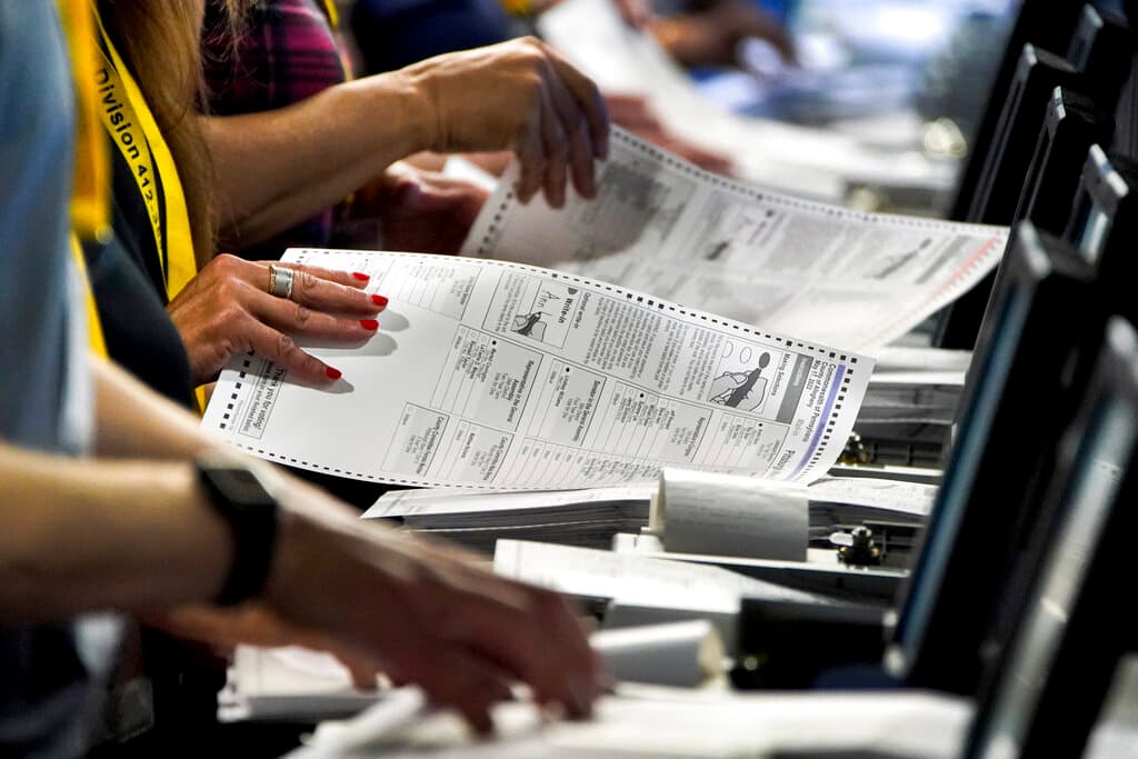 Cómo afecta las elecciones en Pennsylvania que la Corte Suprema estatal ordene excluir boletas sin fecha