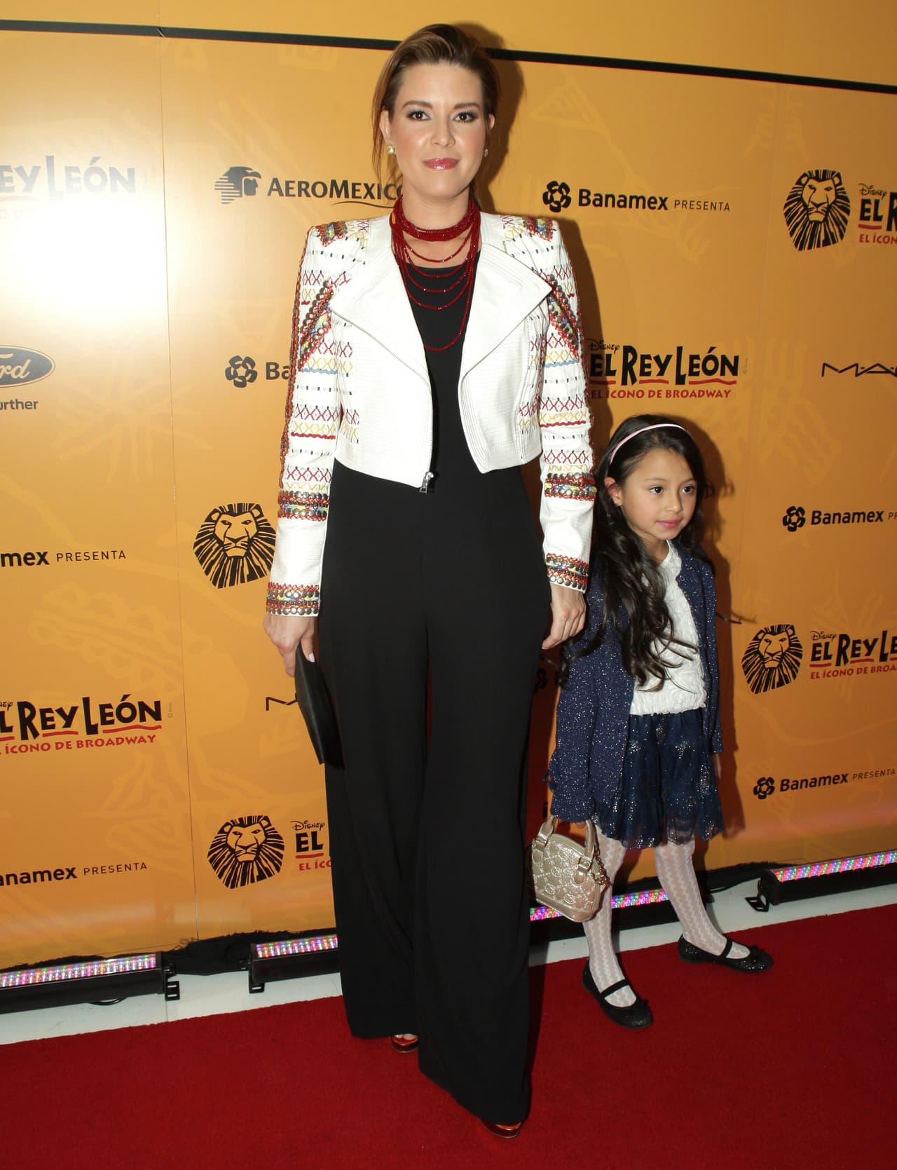 ¡Esperando a que se baje el escándalo!