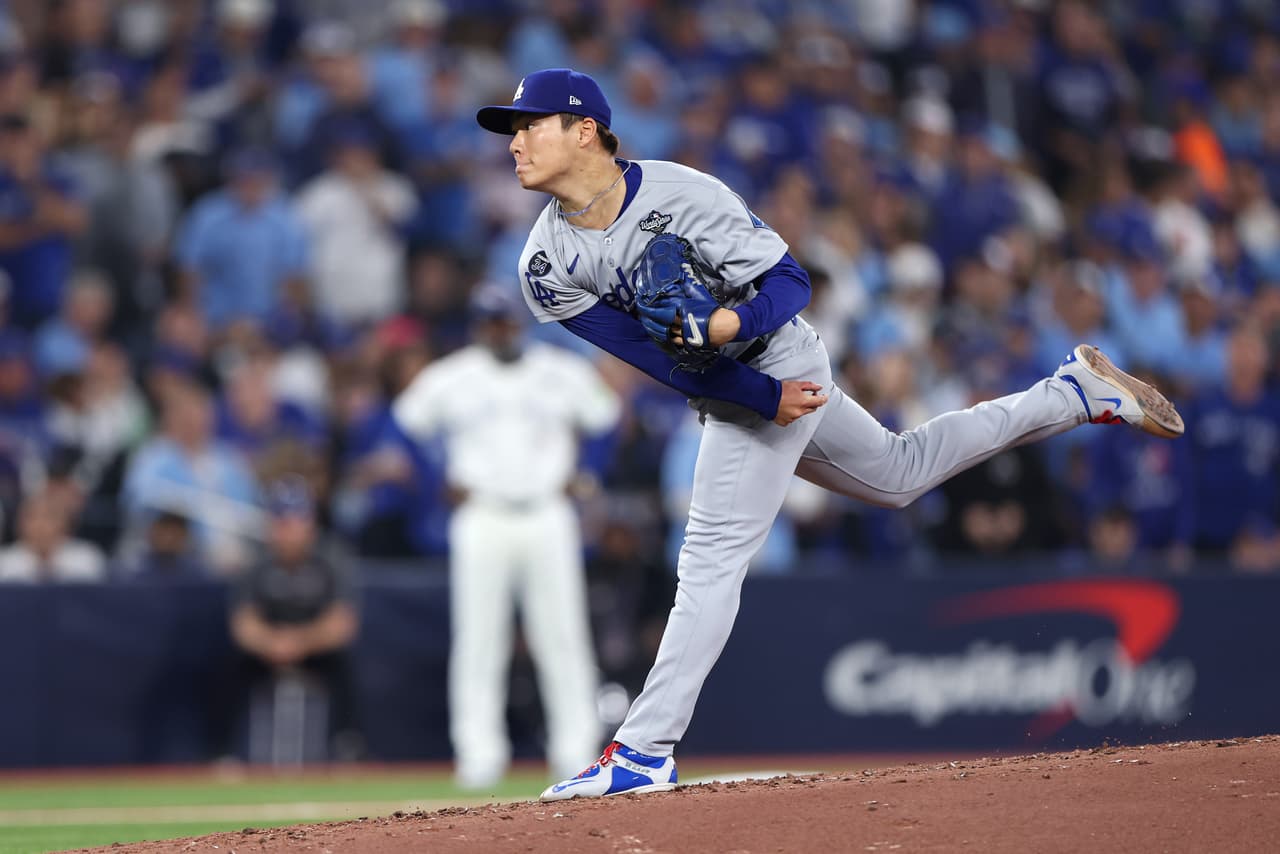 Yoshinobu Yamamoto tuvo 105 pitcheos en nueve entradas completas del Juego 2 de la Serie Mundial.