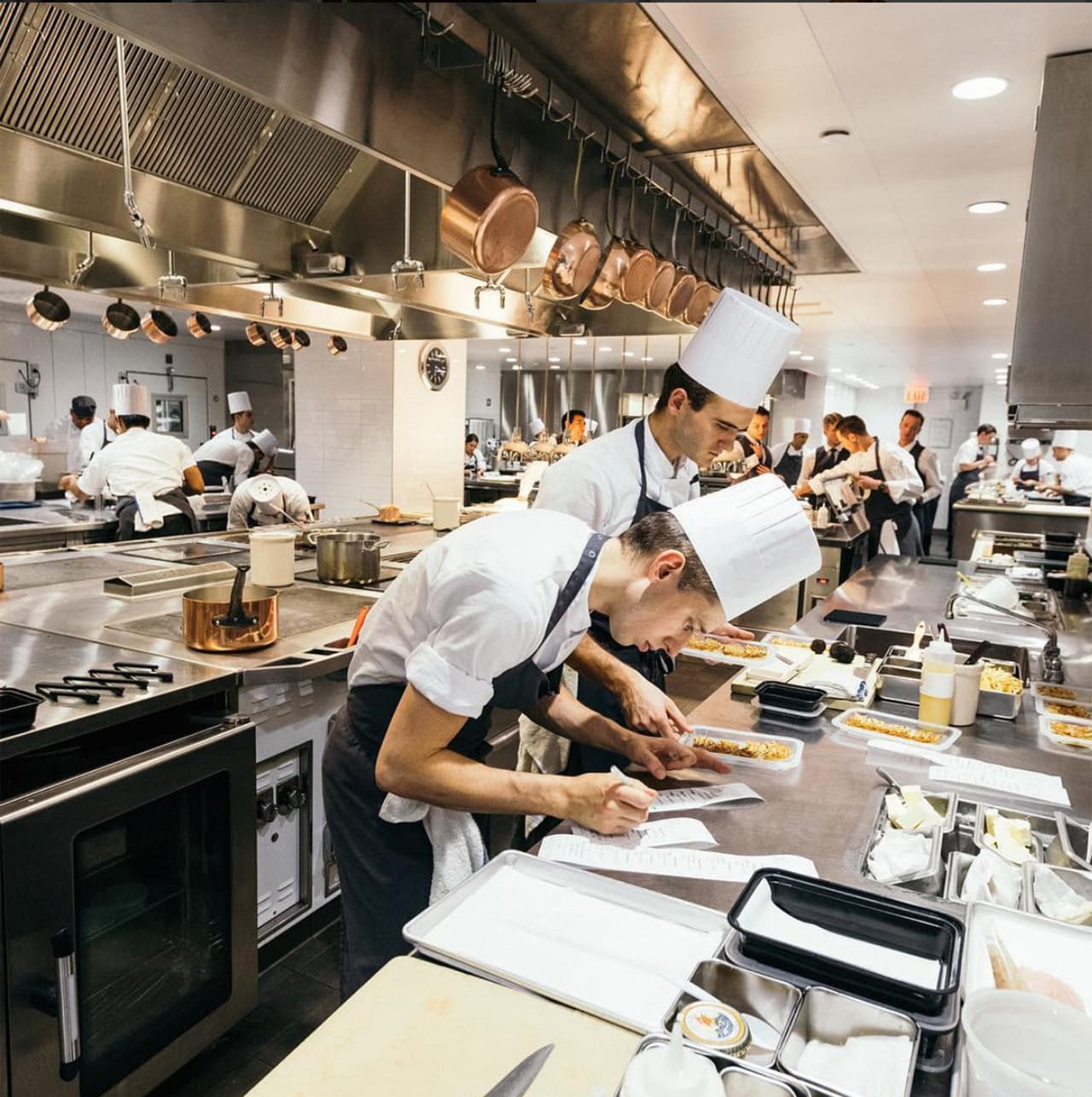 <b>Número 4: Once Madison Park.</b> Nueva York. Estilo de comida: Un giro neoyorquino del estilo europeo moderno. 
<a href="https://www.instagram.com/p/BnenwYsnq8u/?utm_source=ig_web_copy_link">Fue nombrado el mejor restaurante del mundo en 2017. </a>