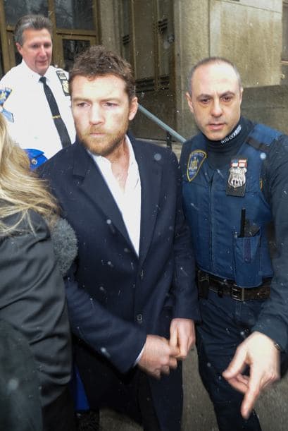Sam Worthington, el protagonista de "Avatar", es escoltado por la policía en el juzgado, tras declarar en el caso por agredir a un fotógrafo. Mira aquí los videos más chismosos.