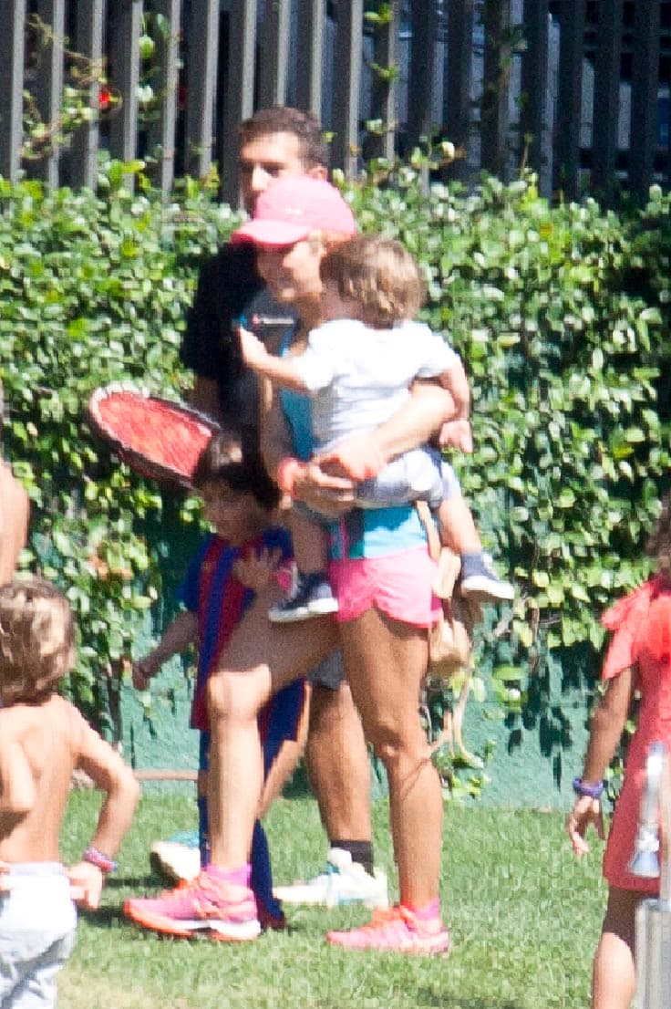 Shakira y su encantadora familia se mantienen en forma practicando varios deportes.