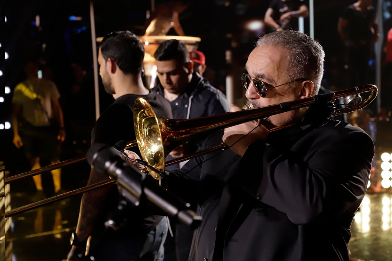 Como Premio Lo Nuestro siempre se ha caracterizado por premiar lo mejor de la música, un arte que no conoce brechas de edad ni generaciones, preparó una sorpresa con el legendario Willie Colón, quien una vez más cautivará con su talento como trombonista.